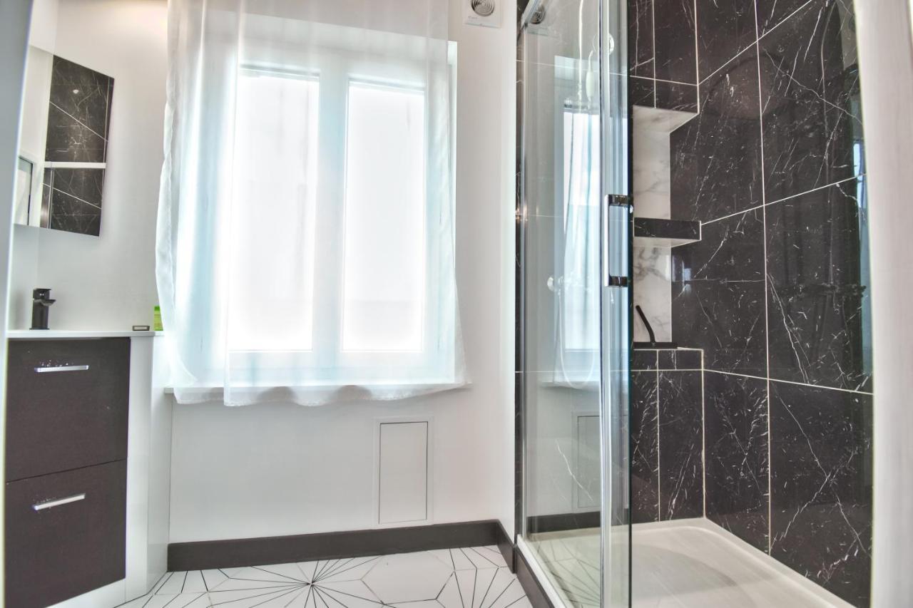 Апартаменты * Le Loft Des Mysteres * Мэнтенон Экстерьер фото