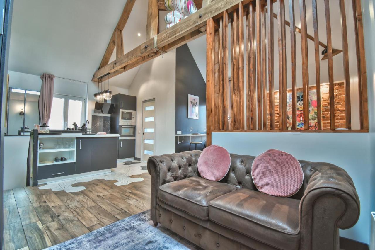 Апартаменты * Le Loft Des Mysteres * Мэнтенон Экстерьер фото